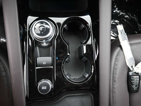 New 2026 Ford Explorer Platinum image 38