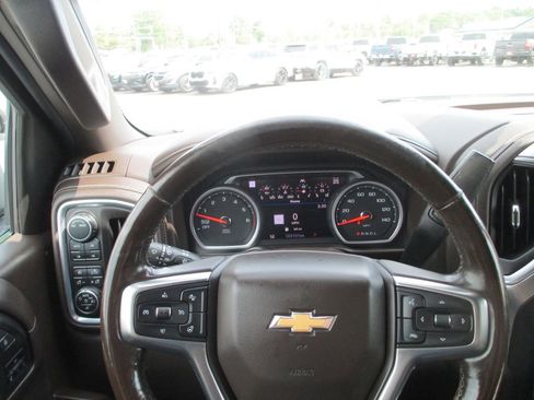 Used 2021 Chevrolet Silverado 1500 LTZ w/ LTZ Premium Package AWD/4WD image 39