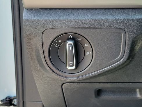 Used 2023 Volkswagen Atlas SE FWD image 32