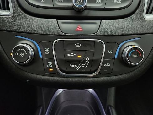 Used 2017 Chevrolet Malibu LT FWD image 15
