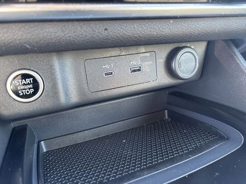 Used 2023 Nissan Rogue S FWD image 19