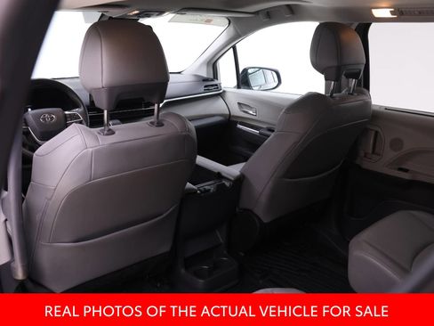 Used 2024 Toyota Sienna XLE image 10