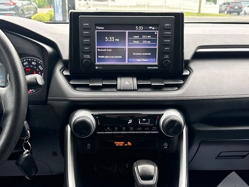 Used 2021 Toyota RAV4 LE AWD/4WD image 18
