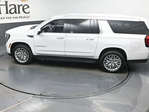 Used 2025 GMC Yukon XL Denali AWD/4WD image 42
