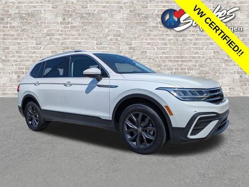 Certified 2023 Volkswagen Tiguan SE FWD image 2