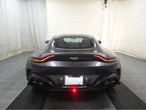 Used 2025 Aston Martin V8 Vantage Coupe RWD image 5