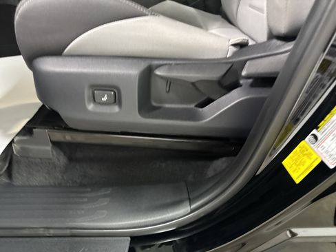 New 2025 Toyota Tacoma TRD Off-Road image 15