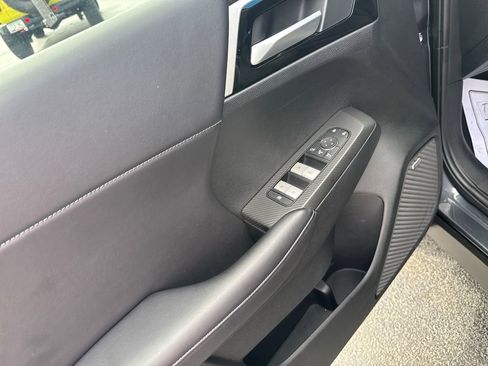 Used 2025 Mitsubishi Outlander SE AWD/4WD image 13