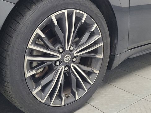 Used 2017 Nissan Maxima Platinum FWD image 31