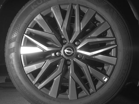 Used 2025 Nissan Altima 2.5 SV image 15