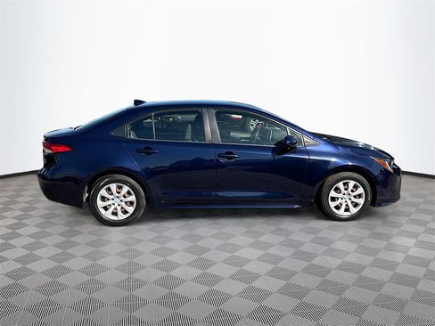 Used 2021 Toyota Corolla LE image 5
