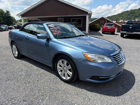 Used 2011 Chrysler 200 Touring FWD image 9
