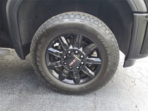 Used 2024 GMC Sierra 2500 AT4 w/ AT4 Premium Plus Package image 5