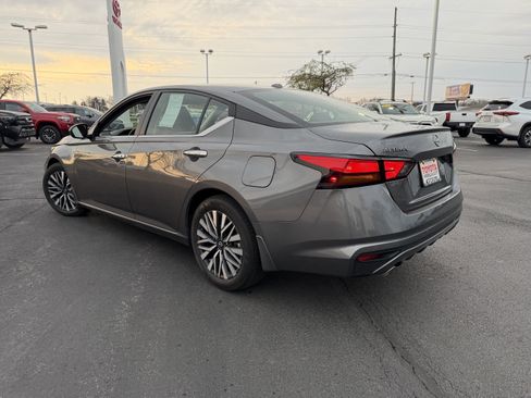 Used 2024 Nissan Altima 2.5 SV w/ SV Premium Package image 6