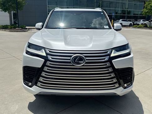 Used 2023 Lexus LX 600 4WD w/ Luxury Package image 4