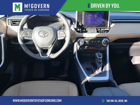 Used 2025 Toyota RAV4 XLE Premium image 13