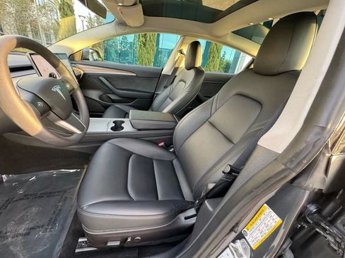 Used 2023 Tesla Model 3 Standard Range RWD image 12