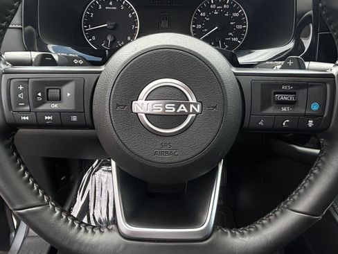 Used 2025 Nissan Pathfinder SV AWD/4WD image 30