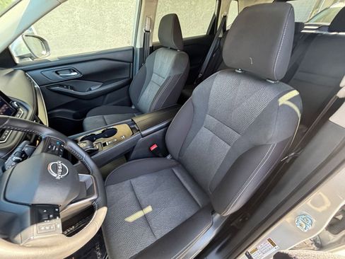 Used 2025 Nissan Rogue SV FWD image 38