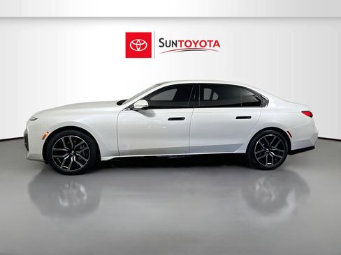 Used 2024 BMW 740i RWD image 7