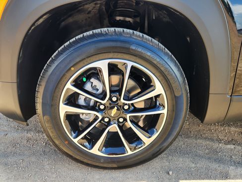 Used 2024 Chevrolet TrailBlazer LT AWD/4WD image 17