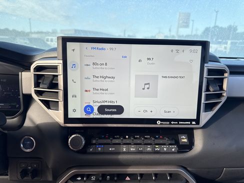 Used 2024 Toyota Tundra Limited image 30