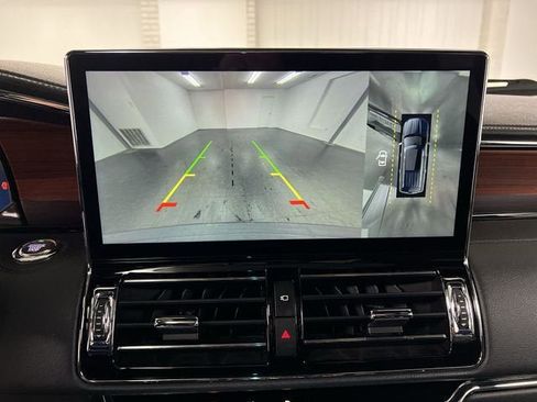 Used 2023 Lincoln Navigator Reserve image 15