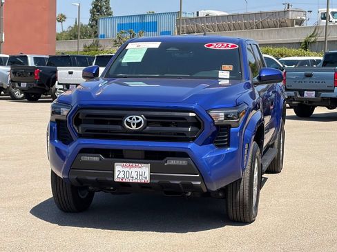 Certified 2025 Toyota Tacoma SR5 AWD/4WD image 47