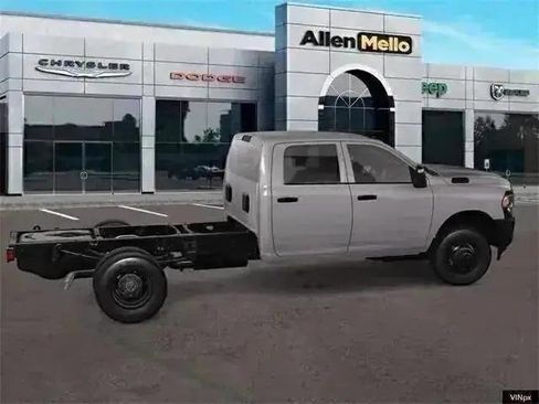 New 2024 RAM 3500 Tradesman image 34