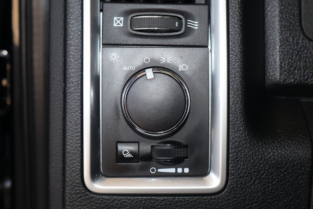 Used 2021 RAM 1500 Classic SLT AWD/4WD image 20