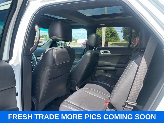 Used 2015 Ford Explorer XLT w/ Equipment Group 202B FWD image 22