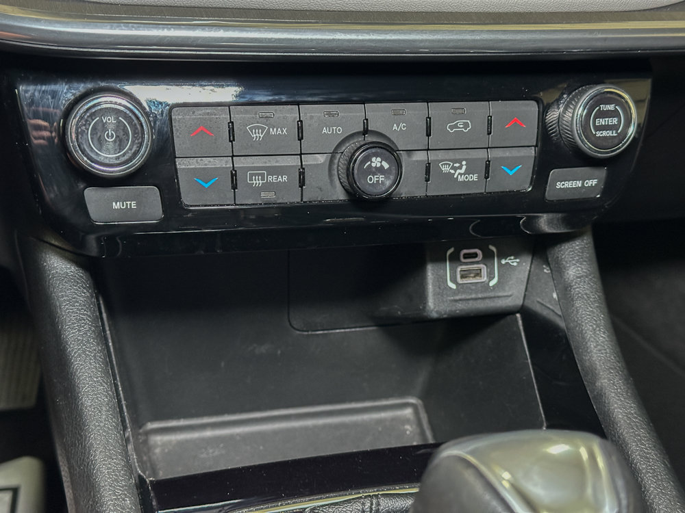 Used 2024 Jeep Compass Limited AWD/4WD image 29