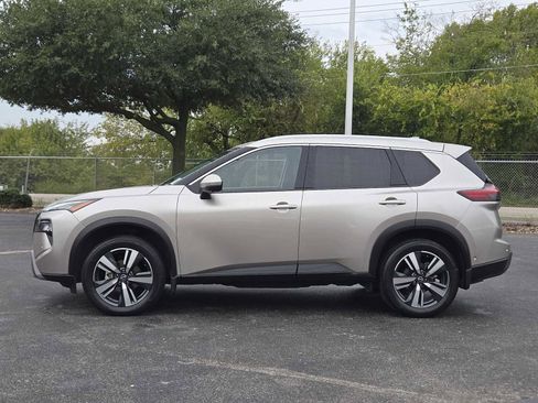 Used 2024 Nissan Rogue SL w/ SL Premium Package image 4