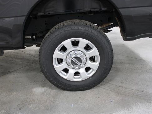 Used 2024 Ford F250 XLT image 39