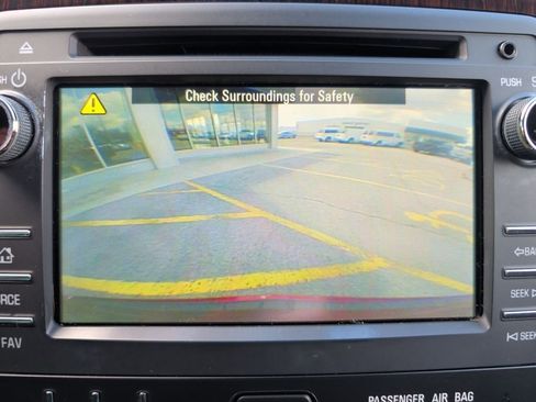 Used 2017 Chevrolet Traverse LT w/ Style and Technology Package image 14