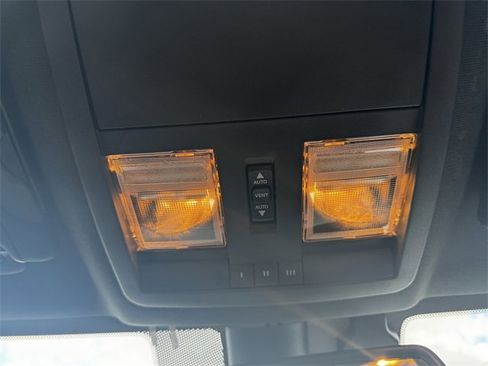 Certified 2022 Dodge Challenger R/T w/ Plus Package image 33