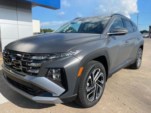 Used 2025 Hyundai Tucson Limited image 2