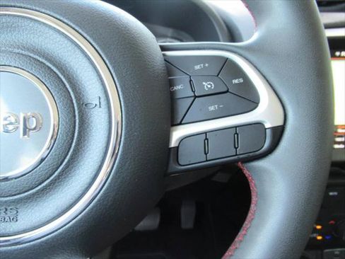 Certified 2023 Jeep Renegade Trailhawk AWD/4WD image 24