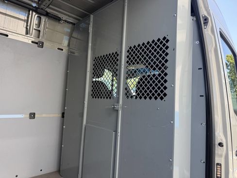 Used 2021 Mercedes-Benz Sprinter 2500 image 15