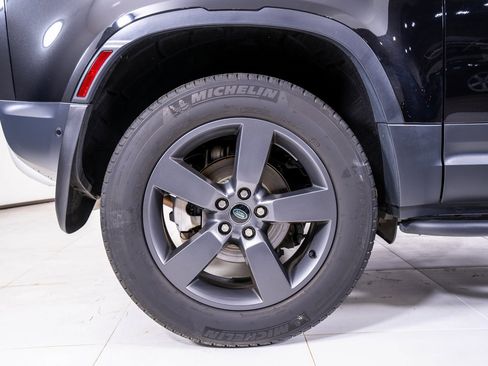 Used 2022 Land Rover Defender 90 S image 11