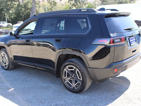 New 2026 Jeep Cherokee Laredo AWD/4WD image 6