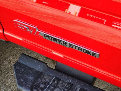 Used 2024 Ford F250 Lariat w/ Black Appearance Package image 8