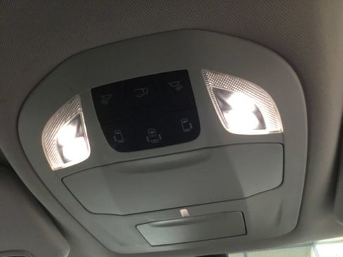 Used 2023 Chrysler Pacifica Touring-L FWD image 35