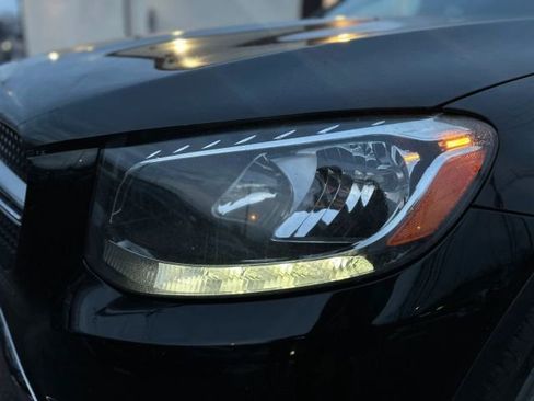 Used 2017 Mercedes-Benz GLC 300 4MATIC image 34