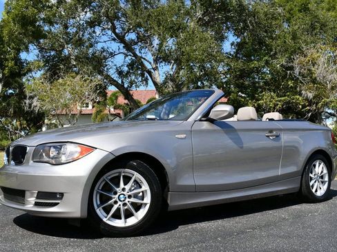 Used 2011 BMW 128i Convertible image 19