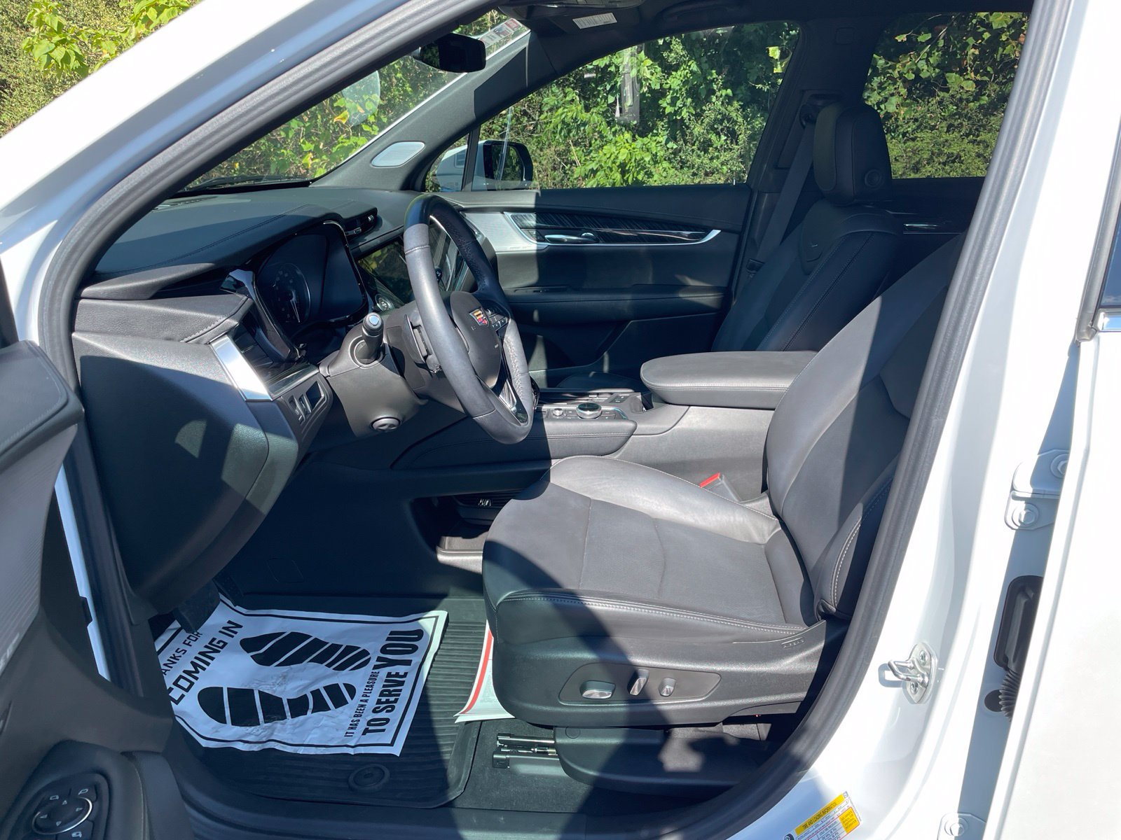 Used 2024 Cadillac XT6 Premium Luxury FWD image 13