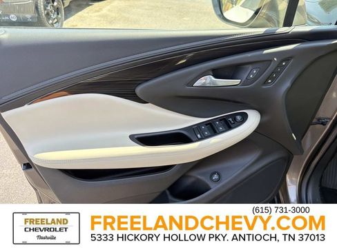Used 2019 Buick Envision Essence FWD image 19