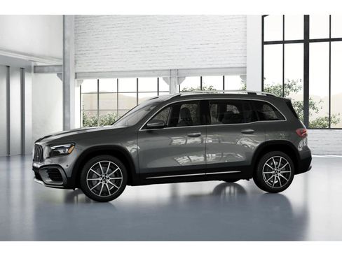 Used 2025 Mercedes-Benz GLB 35 AMG 4MATIC image 35