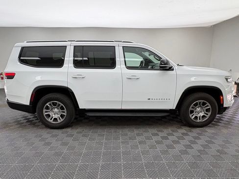 Used 2023 Jeep Wagoneer 4WD image 6
