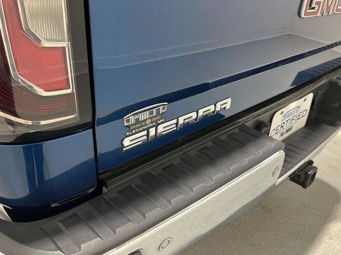 Used 2018 GMC Sierra 1500 SLT AWD/4WD image 29